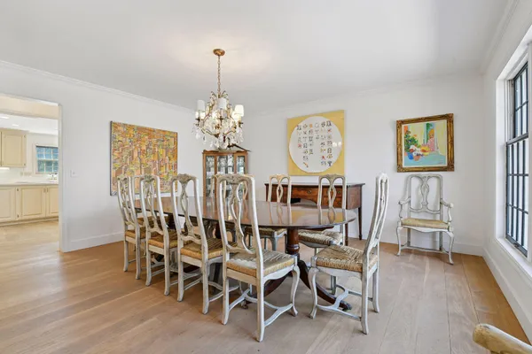 $1,299,000 | 425 Ferndale Road North, Wayzata, MN 55391