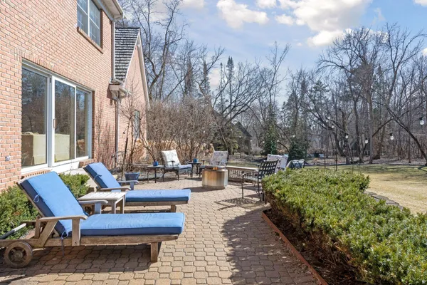 $1,299,000 | 425 Ferndale Road North, Wayzata, MN 55391