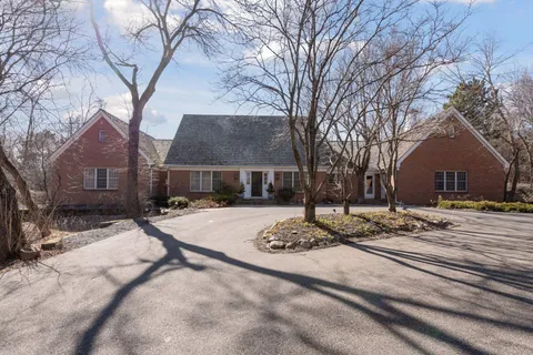 $1,299,000 | 425 Ferndale Road North, Wayzata, MN 55391