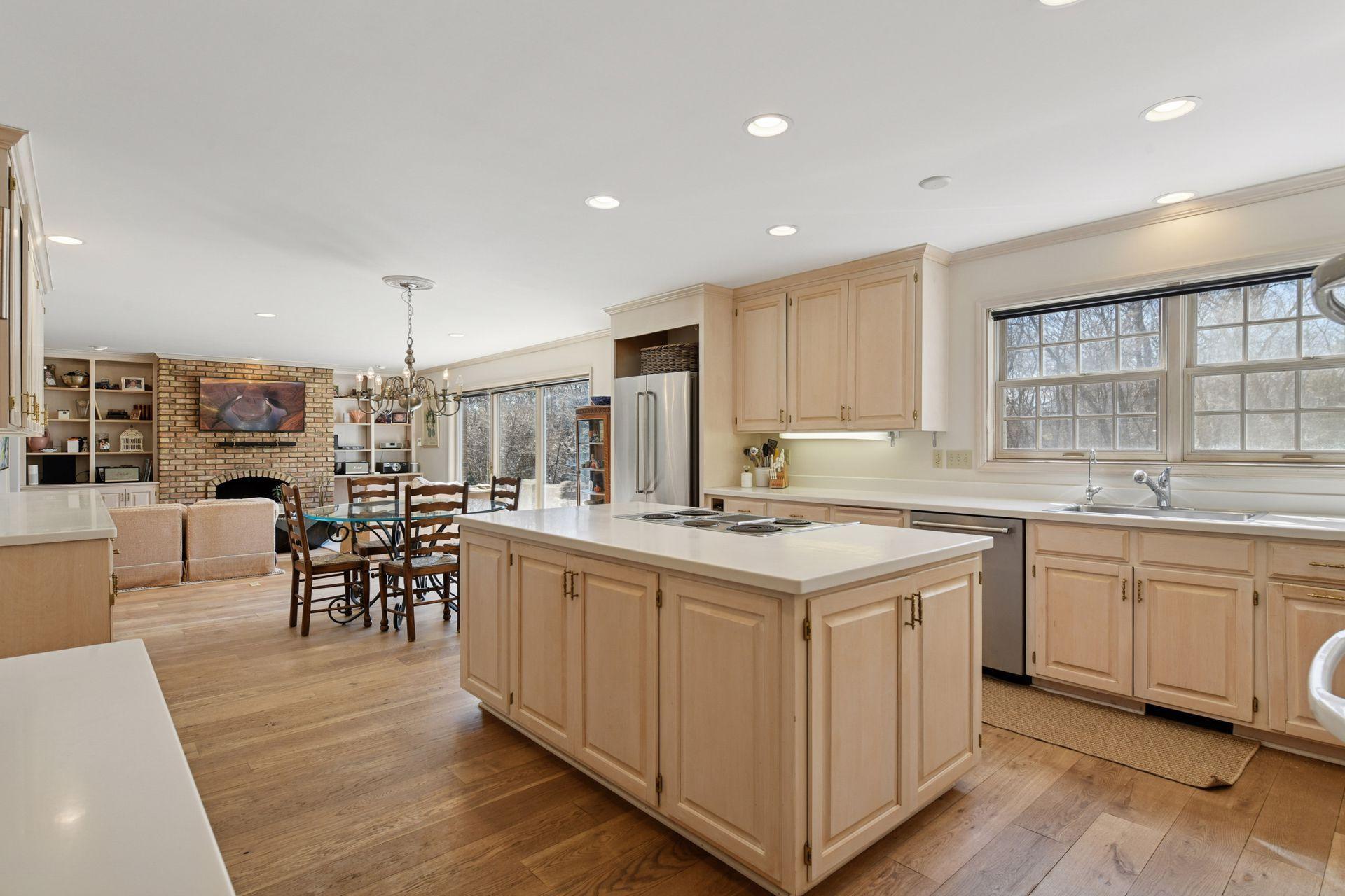 425 Ferndale Road North Wayzata, MN 55391 - Photo 5 of 25