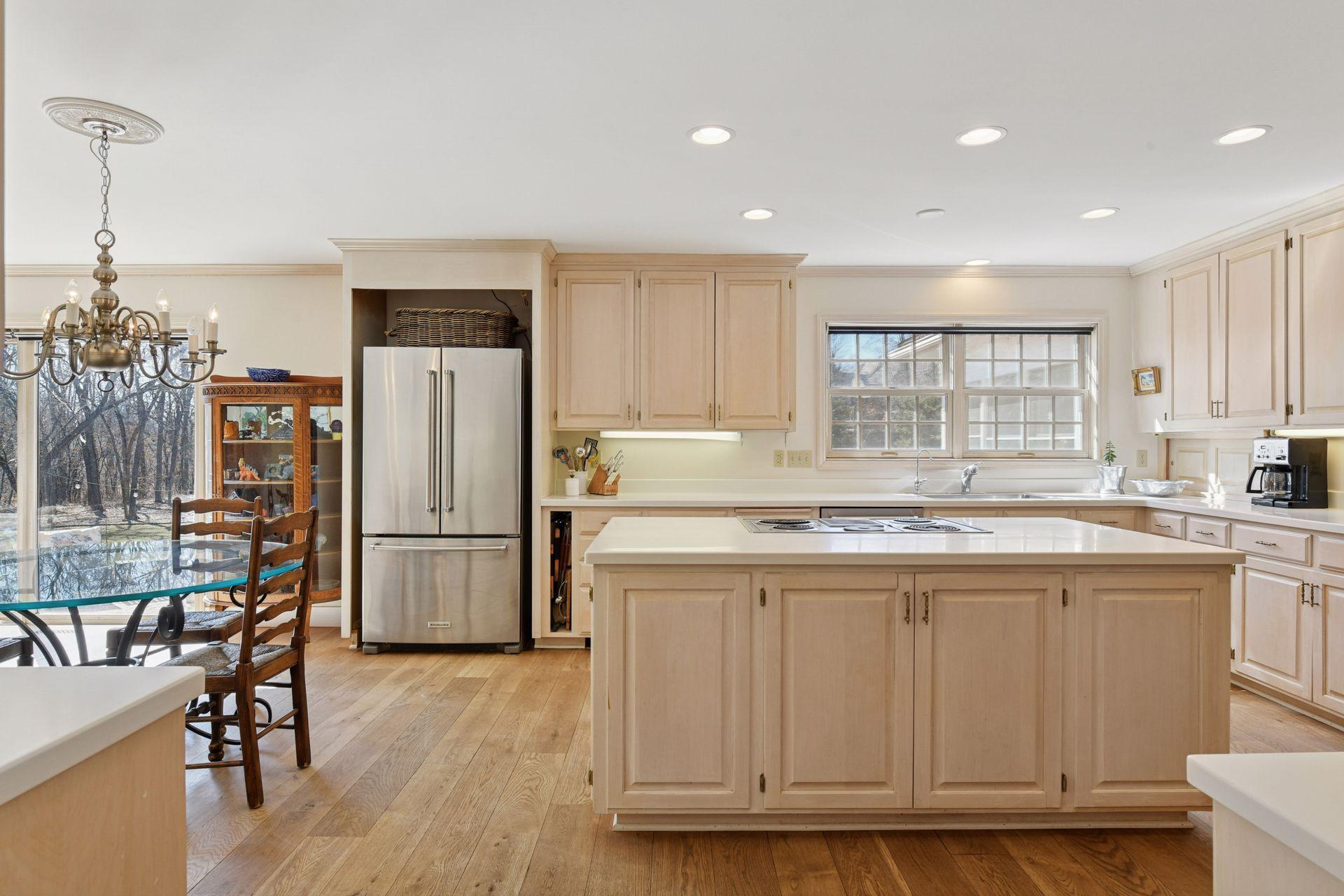 425 Ferndale Road North Wayzata, MN 55391 - Photo 7 of 25