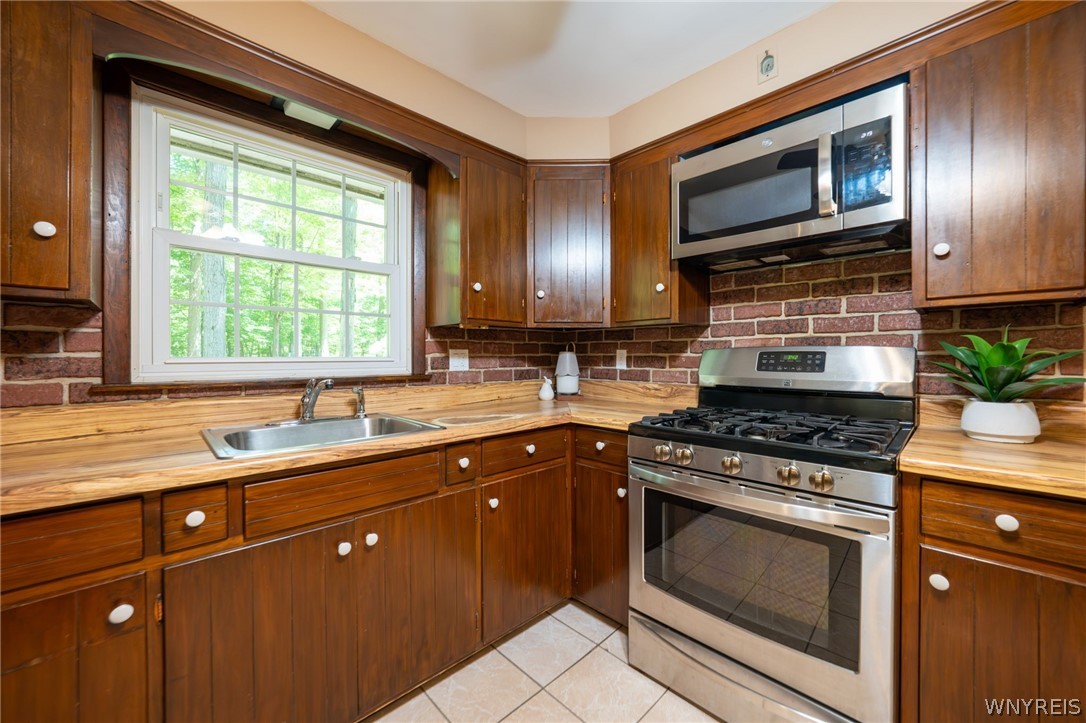 1928 Reading Road West Falls, NY 14170 - Photo 10 of 37 Kitchen