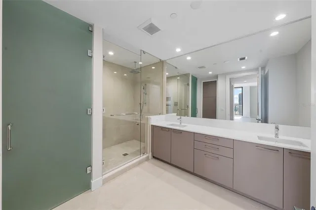 $2,000,000 | 275 1st Avenue South, Unit 1005, St. Petersburg, FL 33701