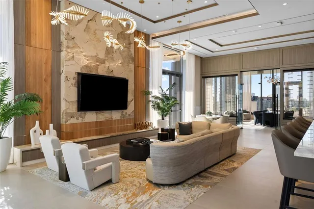 $2,000,000 | 275 1st Avenue South, Unit 1005, St. Petersburg, FL 33701