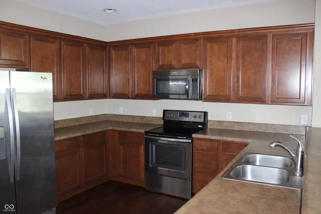 $2,200 | 5784 Pebblebrooke Road, Whitestown, IN 46075