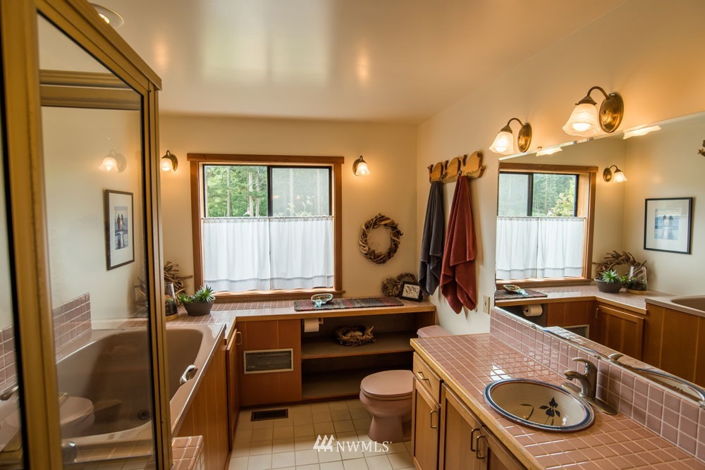 349 Tralnes Road Lopez Island, WA 98261 - Photo 14 of 25