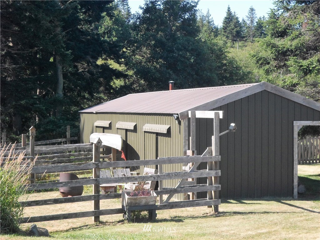 349 Tralnes Road Lopez Island, WA 98261 - Photo 7 of 25