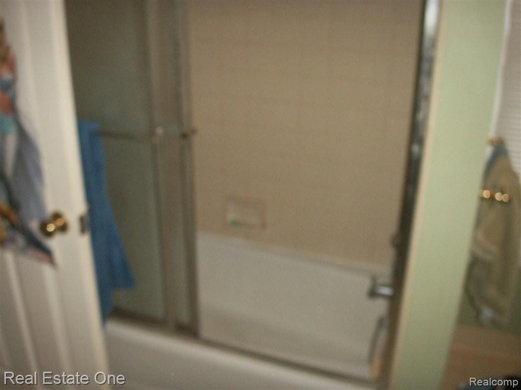 4418 South Rochester Road, Unit 8 Royal Oak, MI 48073 - Photo 8 of 13 015.JPG