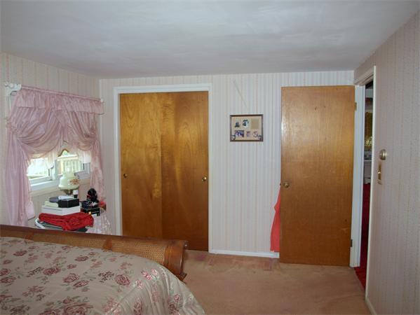 9 Eastmont Road Boston, MA 02136 - Photo 3 of 16