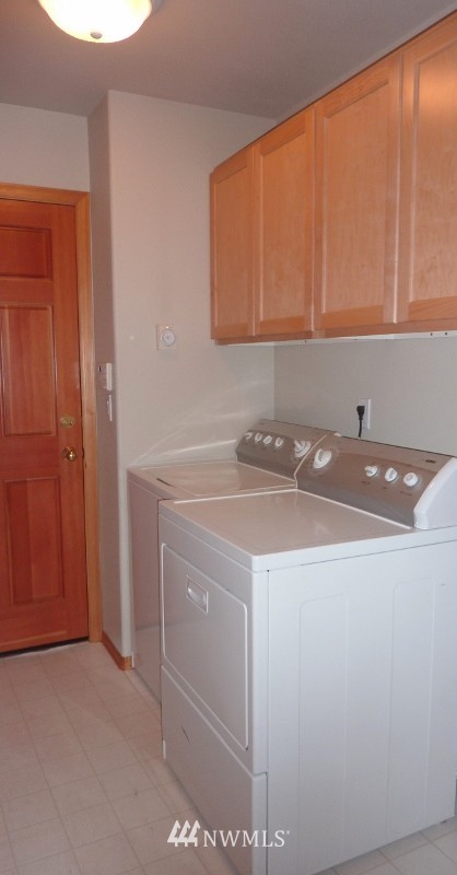 9412 Northeast 174th Place Bothell, WA 98011 - Photo 14 of 24