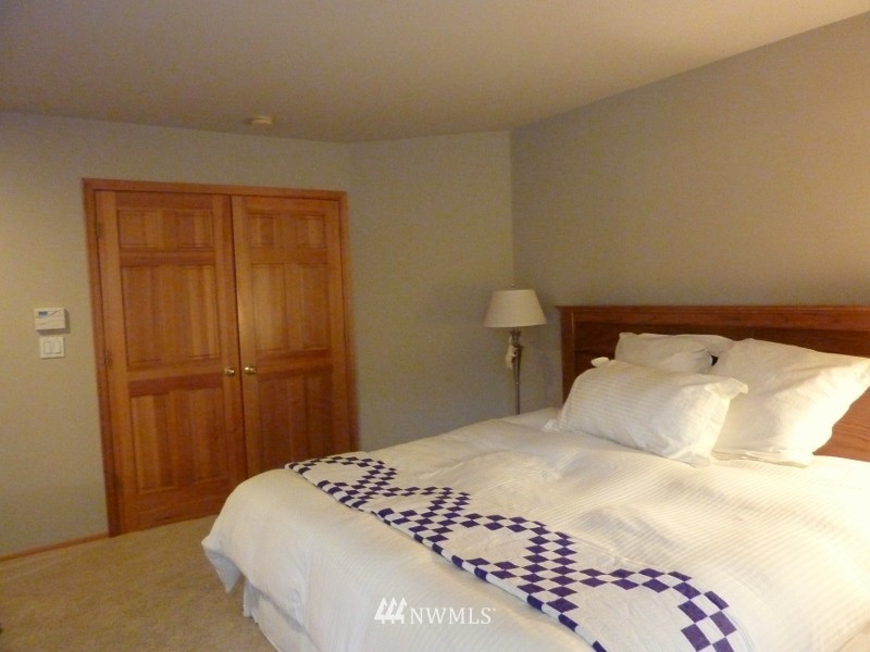 9412 Northeast 174th Place Bothell, WA 98011 - Photo 20 of 24