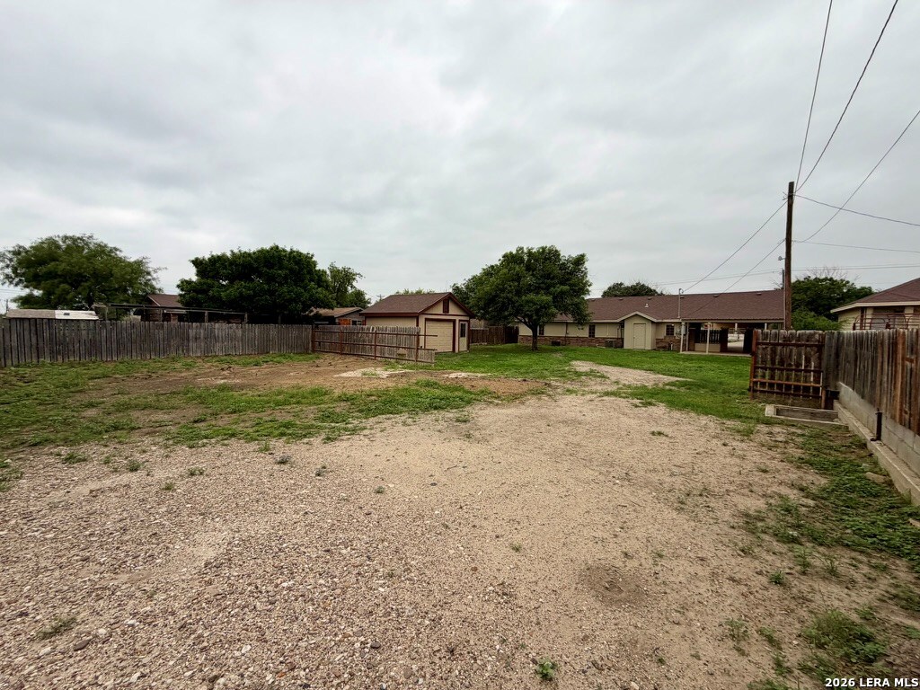 415 Chuck Wagon Road Eagle Pass, TX 78852 - Photo 4 of 17