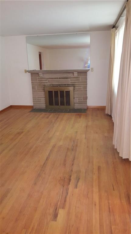 2605 Riddle Run Road Tarentum, PA 15084 - Photo 3 of 23 living room