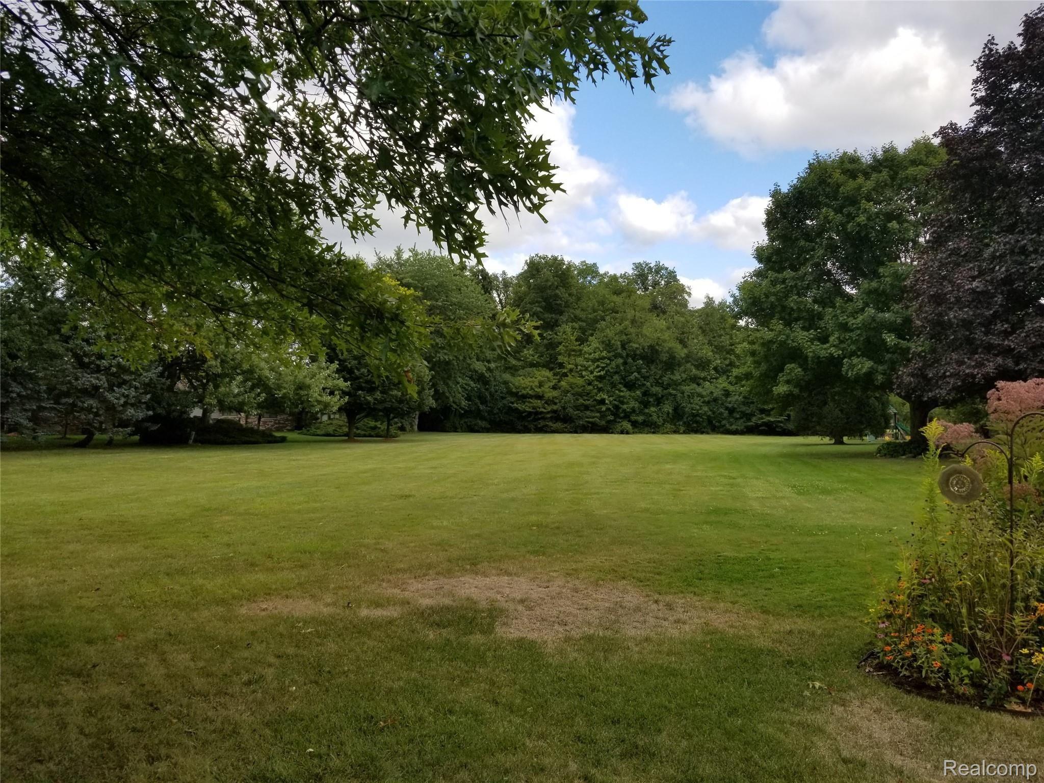 7520 Chichester Road Canton, MI 48187 - Photo 11 of 49 20190904_171002.jpg