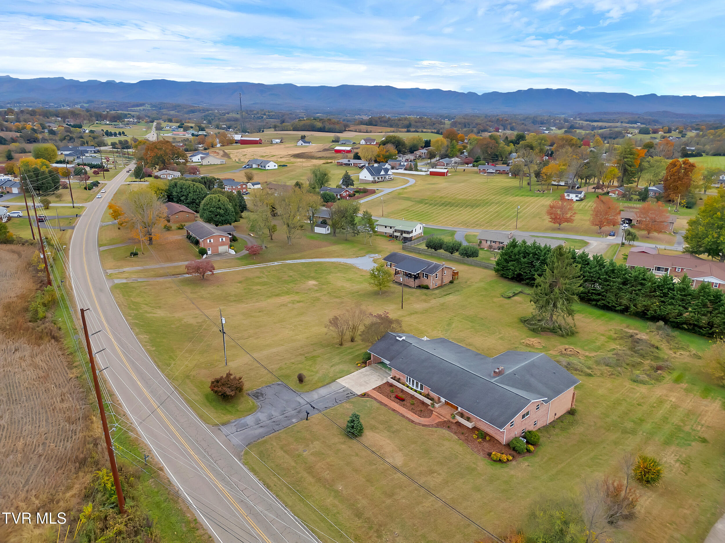 1620 Erwin Highway Greeneville, TN 37745 - Photo 3 of 60 65_14