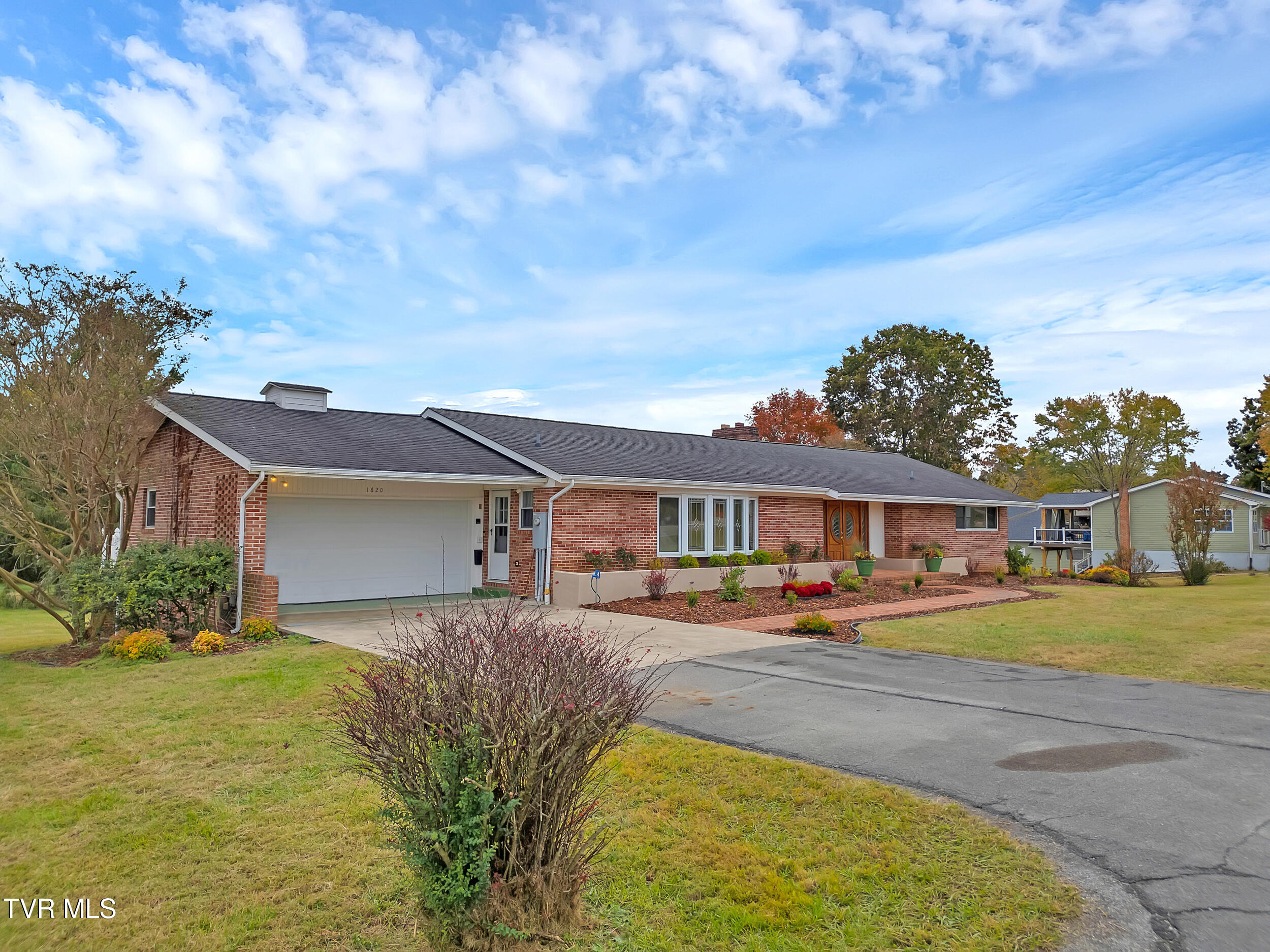 1620 Erwin Highway Greeneville, TN 37745 - Photo 7 of 60 2_07