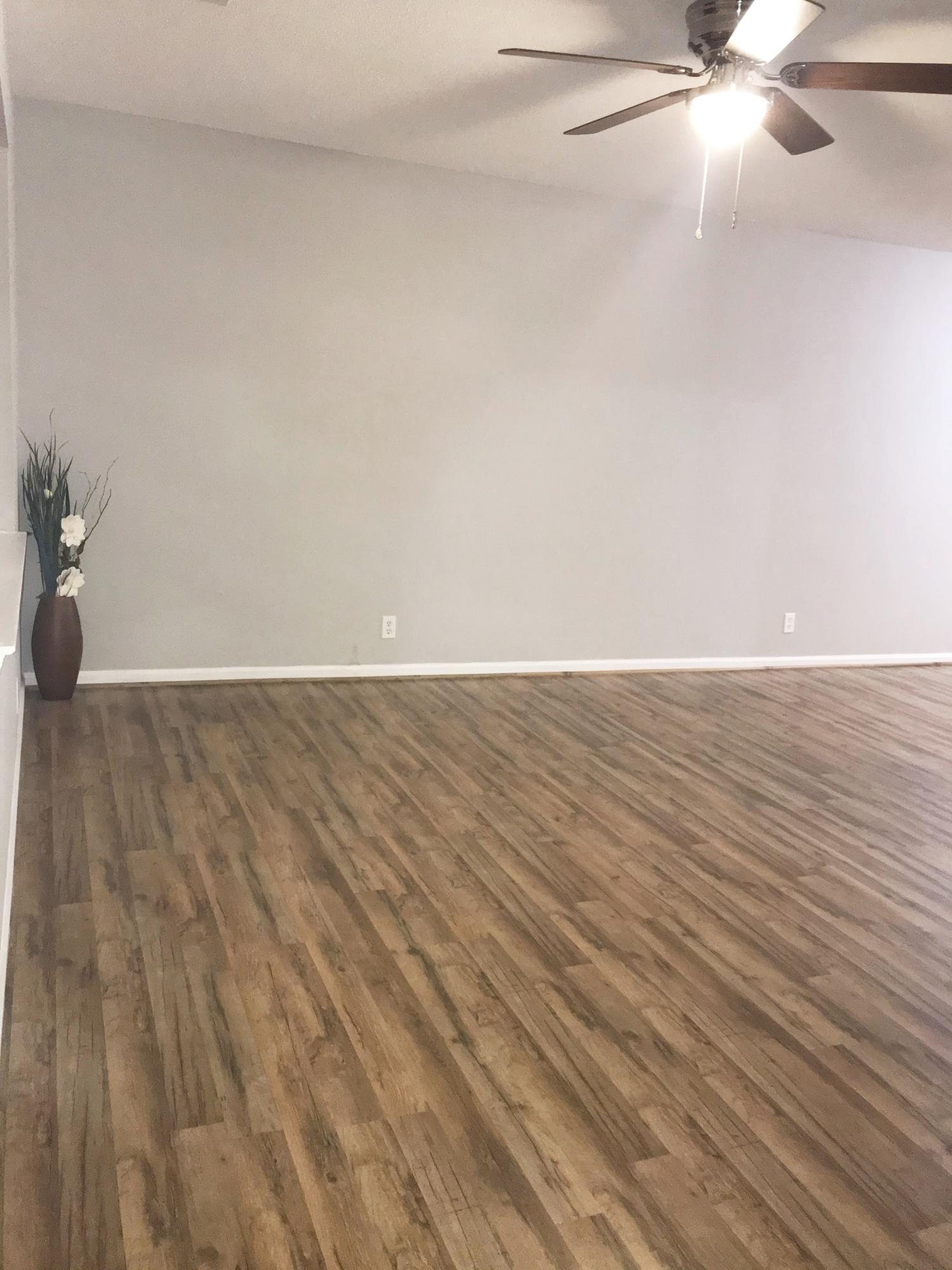 Living room .