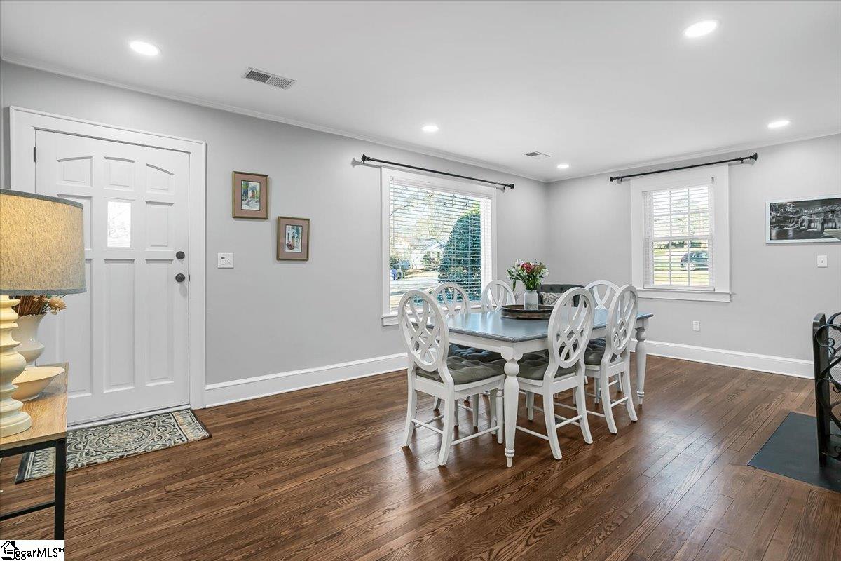 140 Batesview Drive Greenville, SC 29607 - Photo 2 of 33