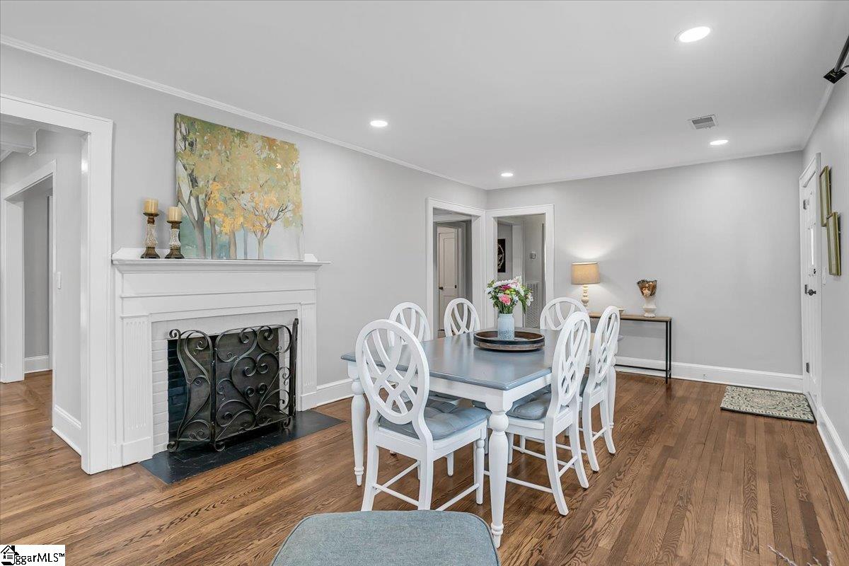 140 Batesview Drive Greenville, SC 29607 - Photo 3 of 33