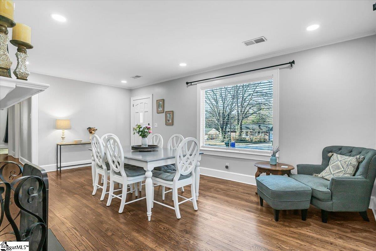 140 Batesview Drive Greenville, SC 29607 - Photo 4 of 33