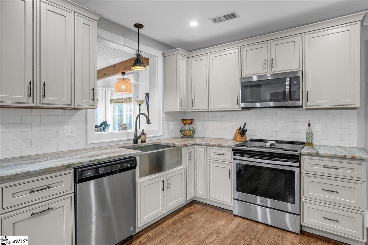 140 Batesview Drive Greenville, SC 29607 - Photo 9 of 33