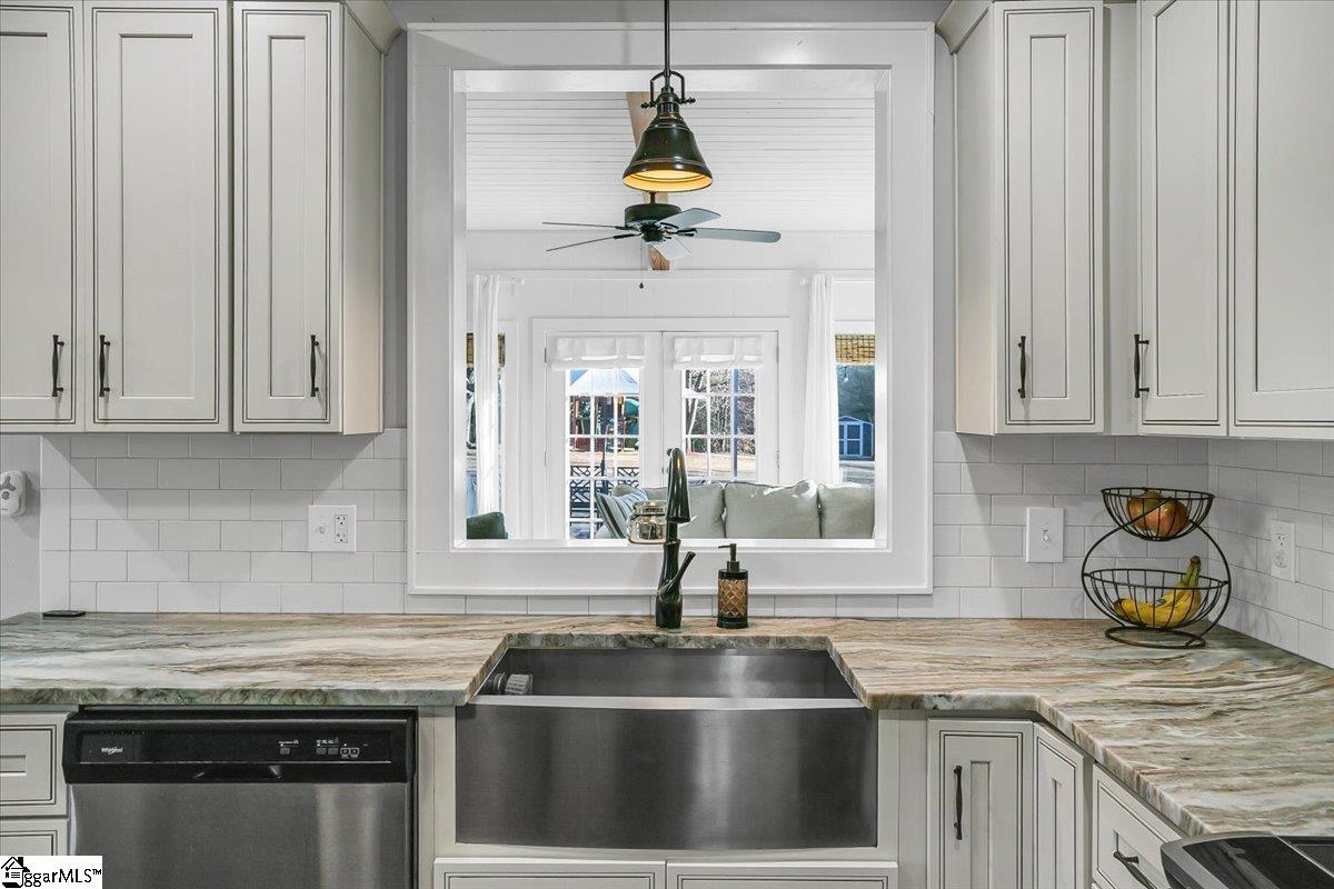 140 Batesview Drive Greenville, SC 29607 - Photo 10 of 33