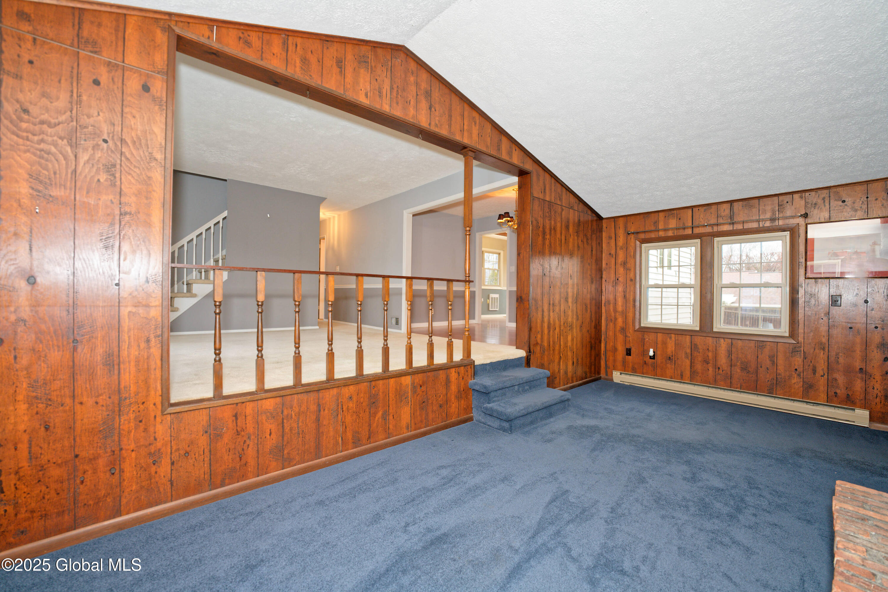 60 Hunting Road Colonie, NY 12205 - Photo 11 of 44 2 Familyroom 3