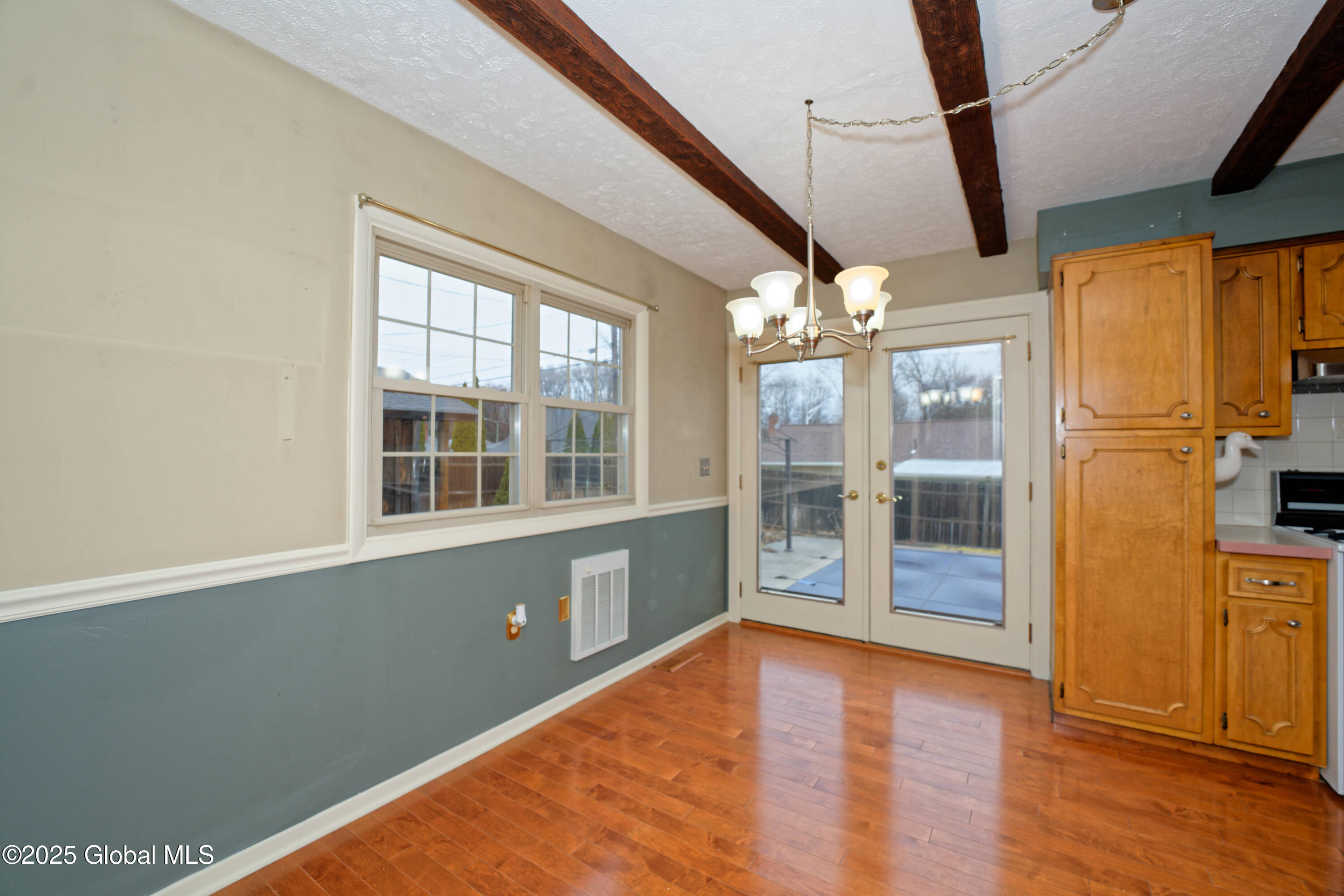60 Hunting Road Colonie, NY 12205 - Photo 16 of 44 4 Kitchen 1