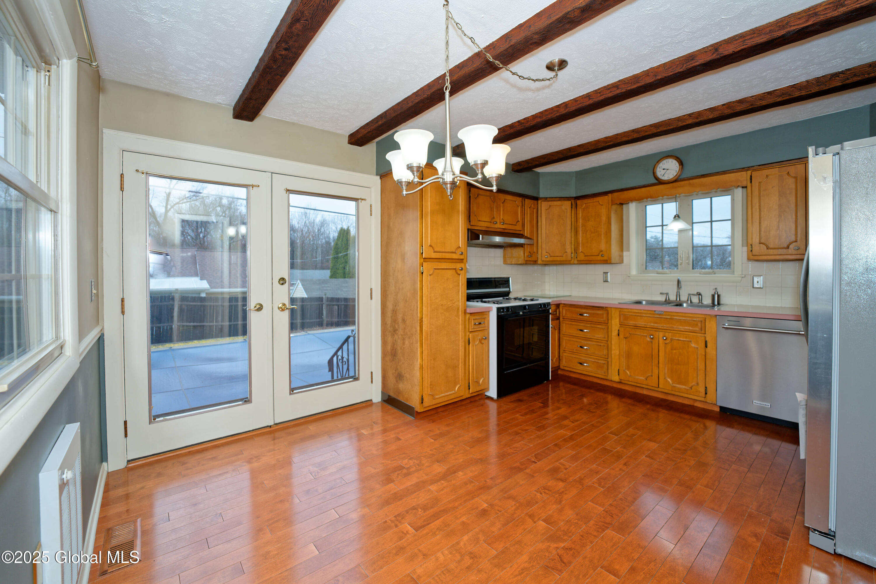 60 Hunting Road Colonie, NY 12205 - Photo 17 of 44 4 Kitchen 2