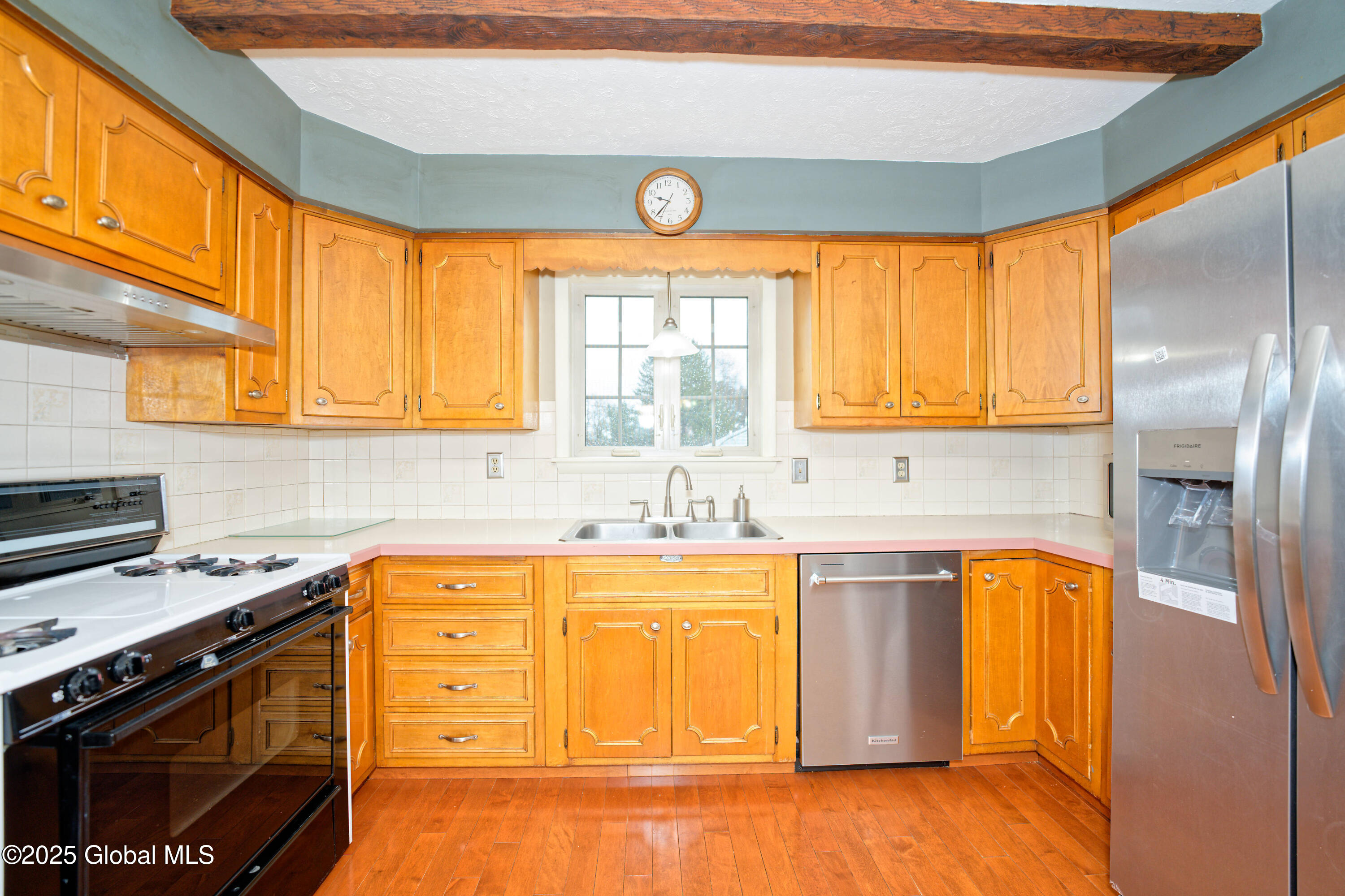 60 Hunting Road Colonie, NY 12205 - Photo 19 of 44 4 Kitchen 4