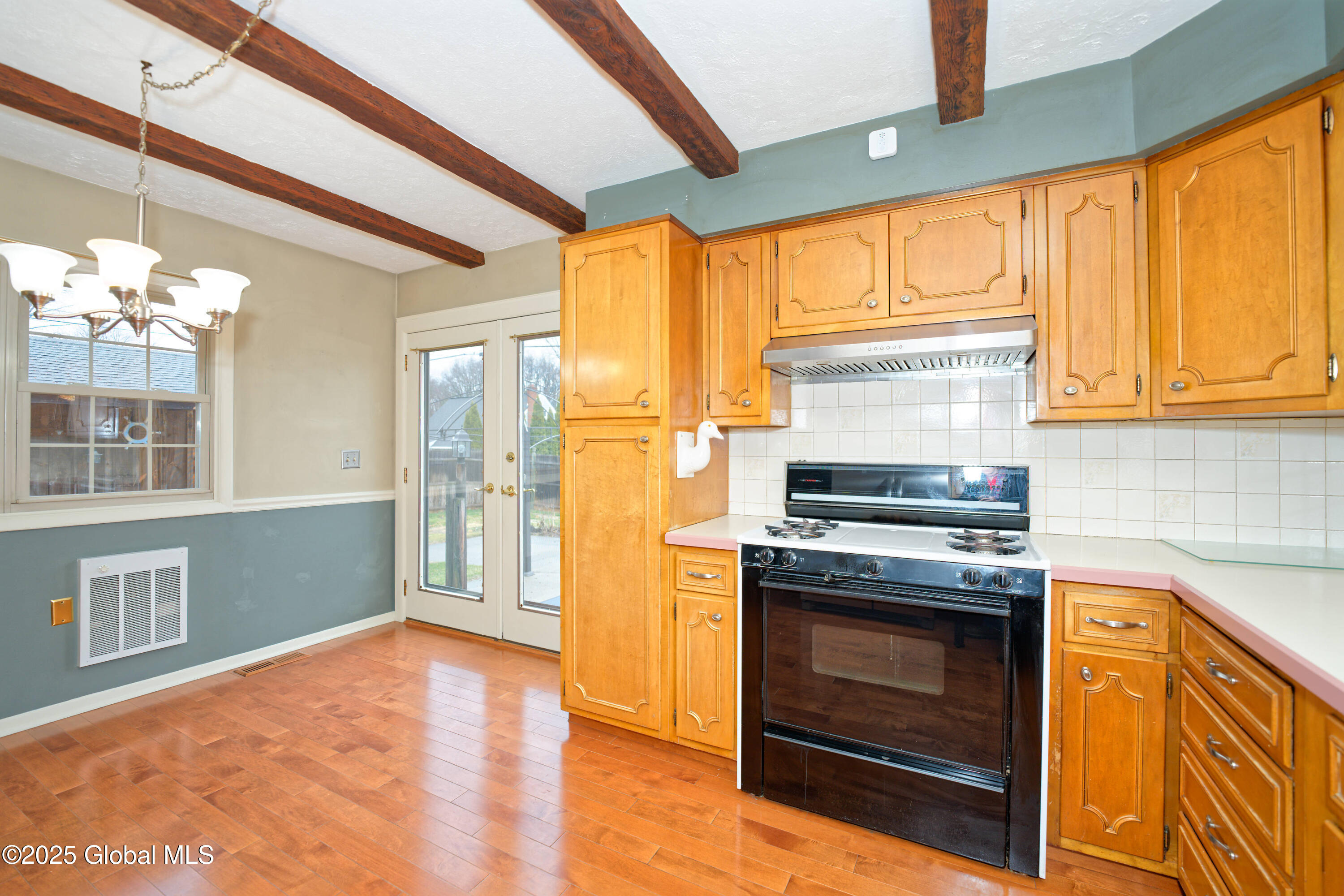 60 Hunting Road Colonie, NY 12205 - Photo 21 of 44 4 Kitchen 6