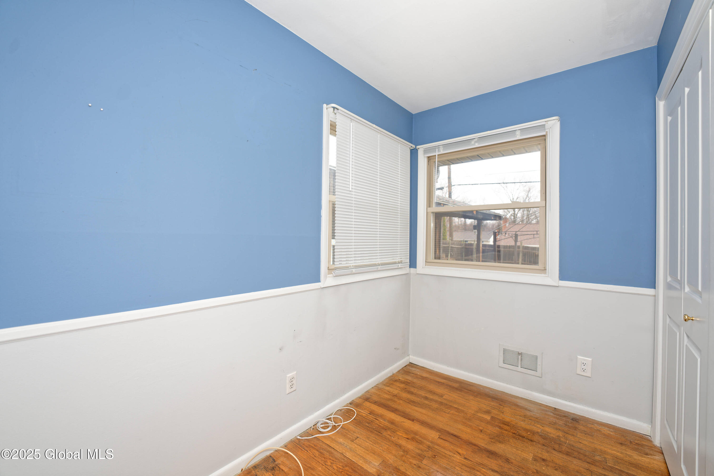 60 Hunting Road Colonie, NY 12205 - Photo 35 of 44 8 Laundry 1