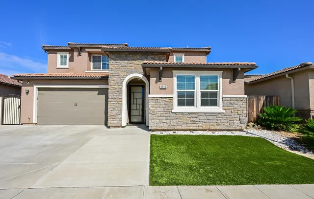 $619,000 | 3569 Flint Avenue, Clovis, CA 93619