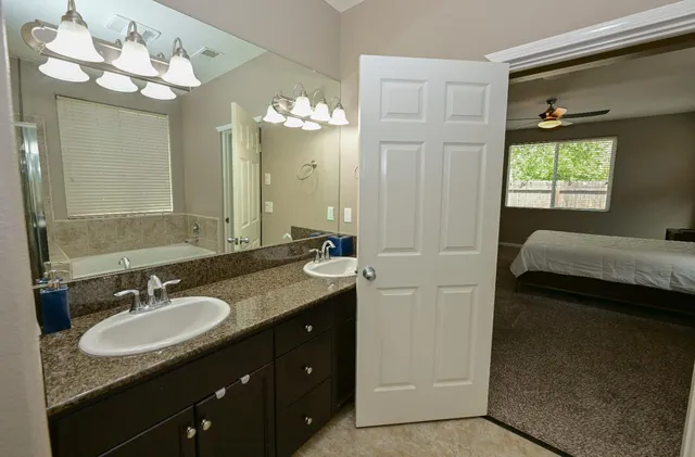 $619,000 | 3569 Flint Avenue, Clovis, CA 93619