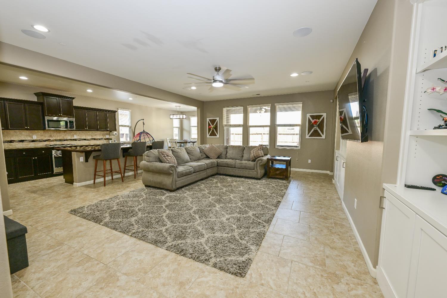 3569 Flint Avenue Clovis, CA 93619 - Photo 2 of 25 a living room with furniture window and wooden floor