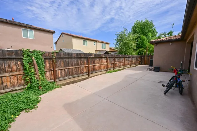 $619,000 | 3569 Flint Avenue, Clovis, CA 93619