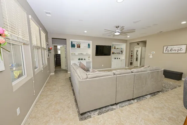 $619,000 | 3569 Flint Avenue, Clovis, CA 93619