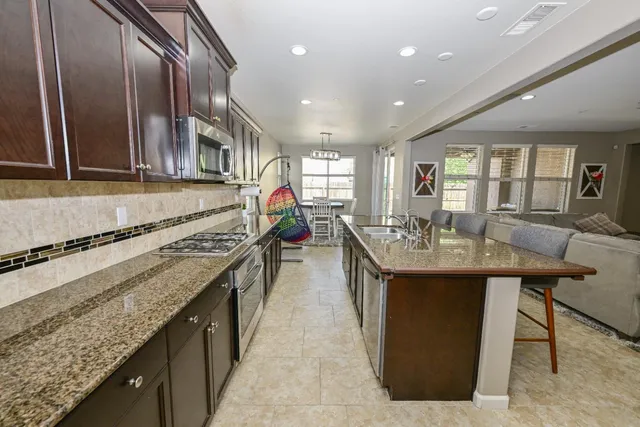 $619,000 | 3569 Flint Avenue, Clovis, CA 93619