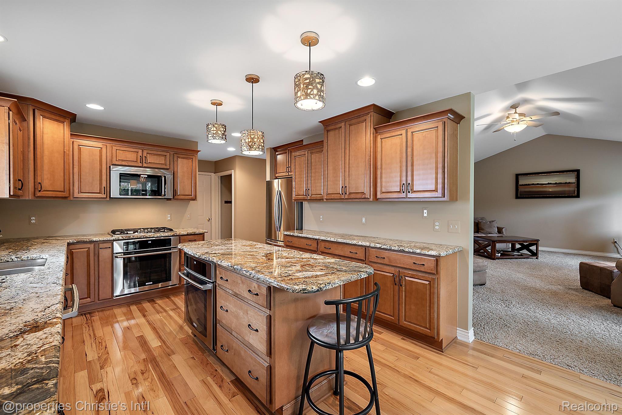 3654 McComb Drive Rochester, MI 48307 - Photo 27 of 49 Gallery Image 27