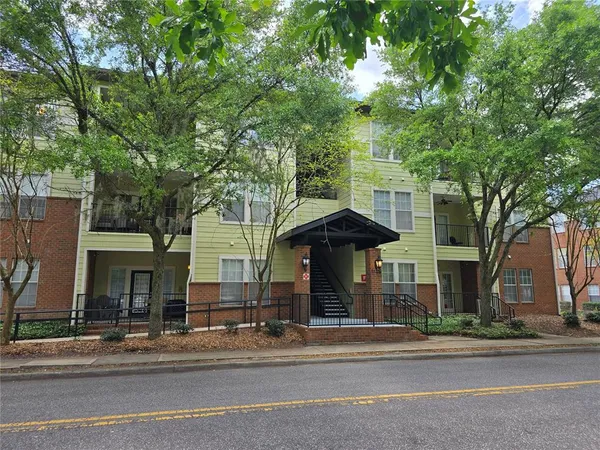 $2,550 | 1235 Southwest 9th Road, Unit 101, Gainesville, FL 32601