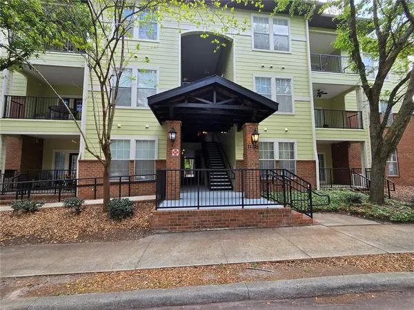 $2,550 | 1235 Southwest 9th Road, Unit 101, Gainesville, FL 32601