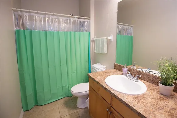 $2,450 | 1235 Southwest 9th Road, Unit 101, Gainesville, FL 32601