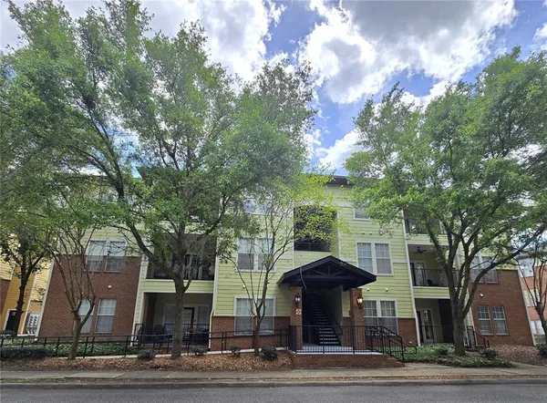 $2,550 | 1235 Southwest 9th Road, Unit 101, Gainesville, FL 32601