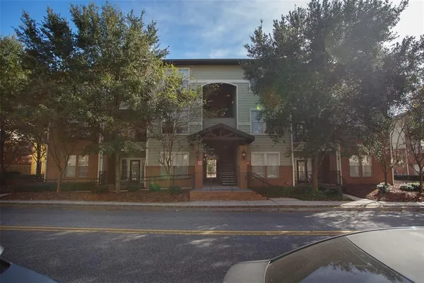 $2,550 | 1235 Southwest 9th Road, Unit 101, Gainesville, FL 32601