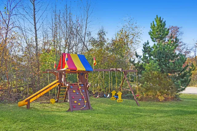 $439,000 | 10 Deblock Drive, Crosby, MN 56441