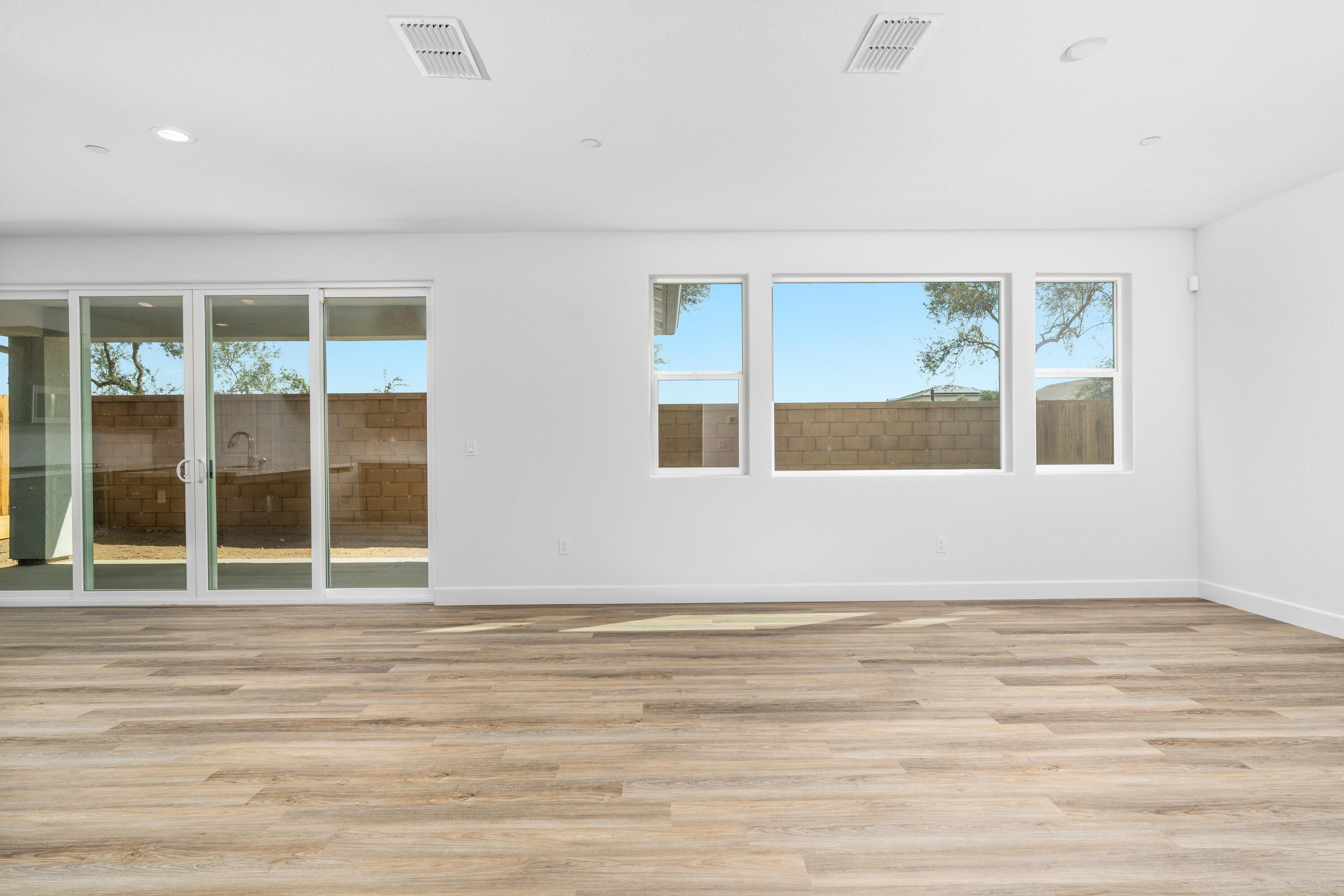 277 Peters Road South, Unit LOT 50 Madera, CA 93636 - Photo 25 of 28 Madera_Ovation_2050_Living Room_9.26.202