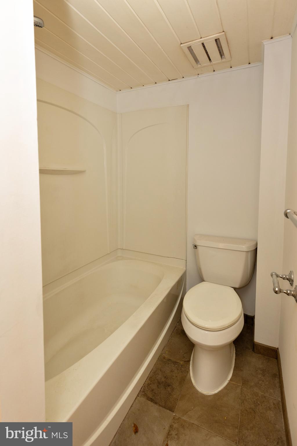 15 Jerome Terrace Clementon, NJ 08021 - Photo 23 of 33 a bathroom with a toilet and a shower