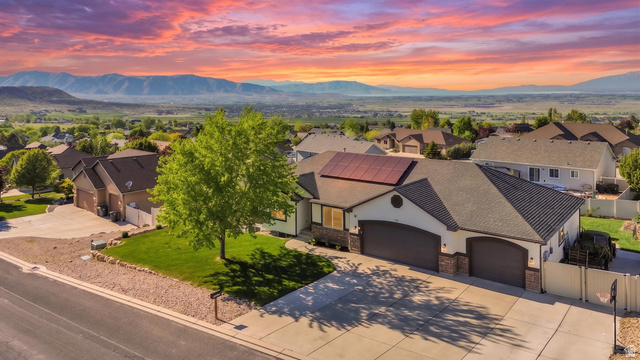 23 Park Drive Elk Ridge, UT 84651 - Photo 4 of 49