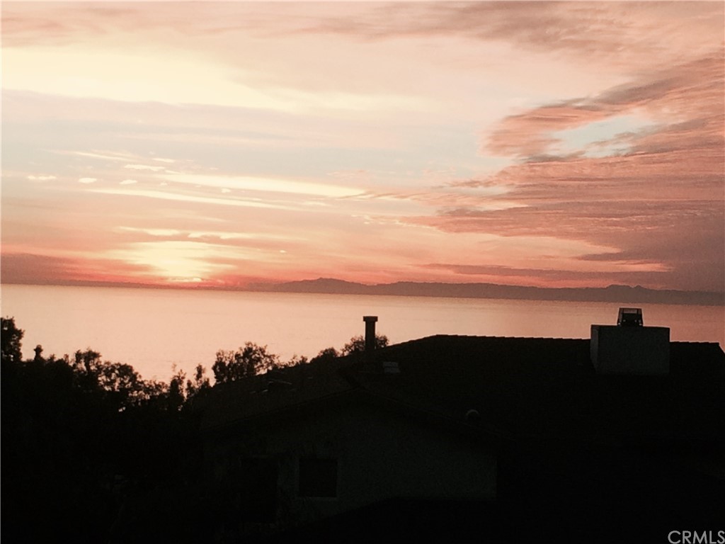 30772 Marilyn Drive Laguna Beach, CA 92651 - Photo 2 of 26 a view of a city