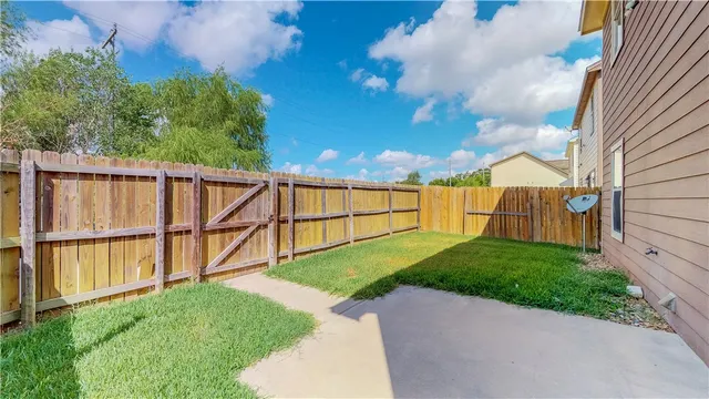 $2,600 | 6904 Appomattox Drive, College Station, TX 77845